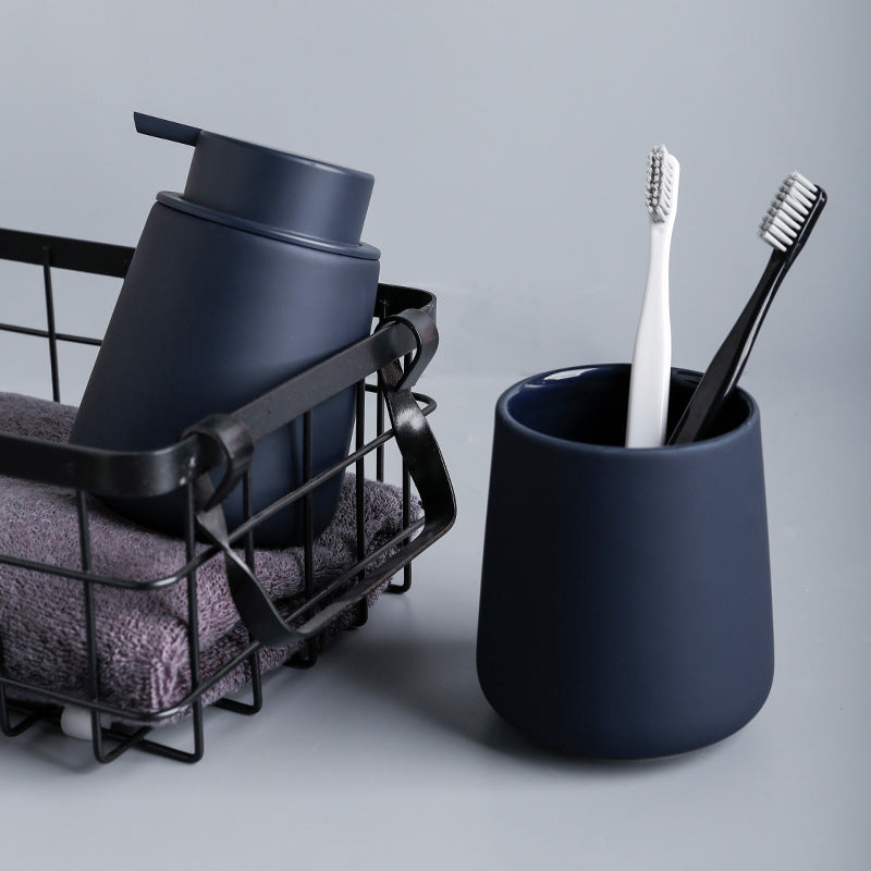 LuxeLather | Chic Ceramic Soap Dispenser - Scandinavian-Inspired Bathroom Essential