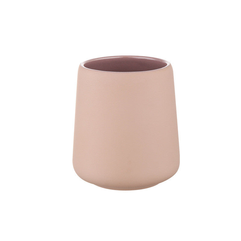 LuxeLather | Chic Ceramic Soap Dispenser - Scandinavian-Inspired Bathroom Essential