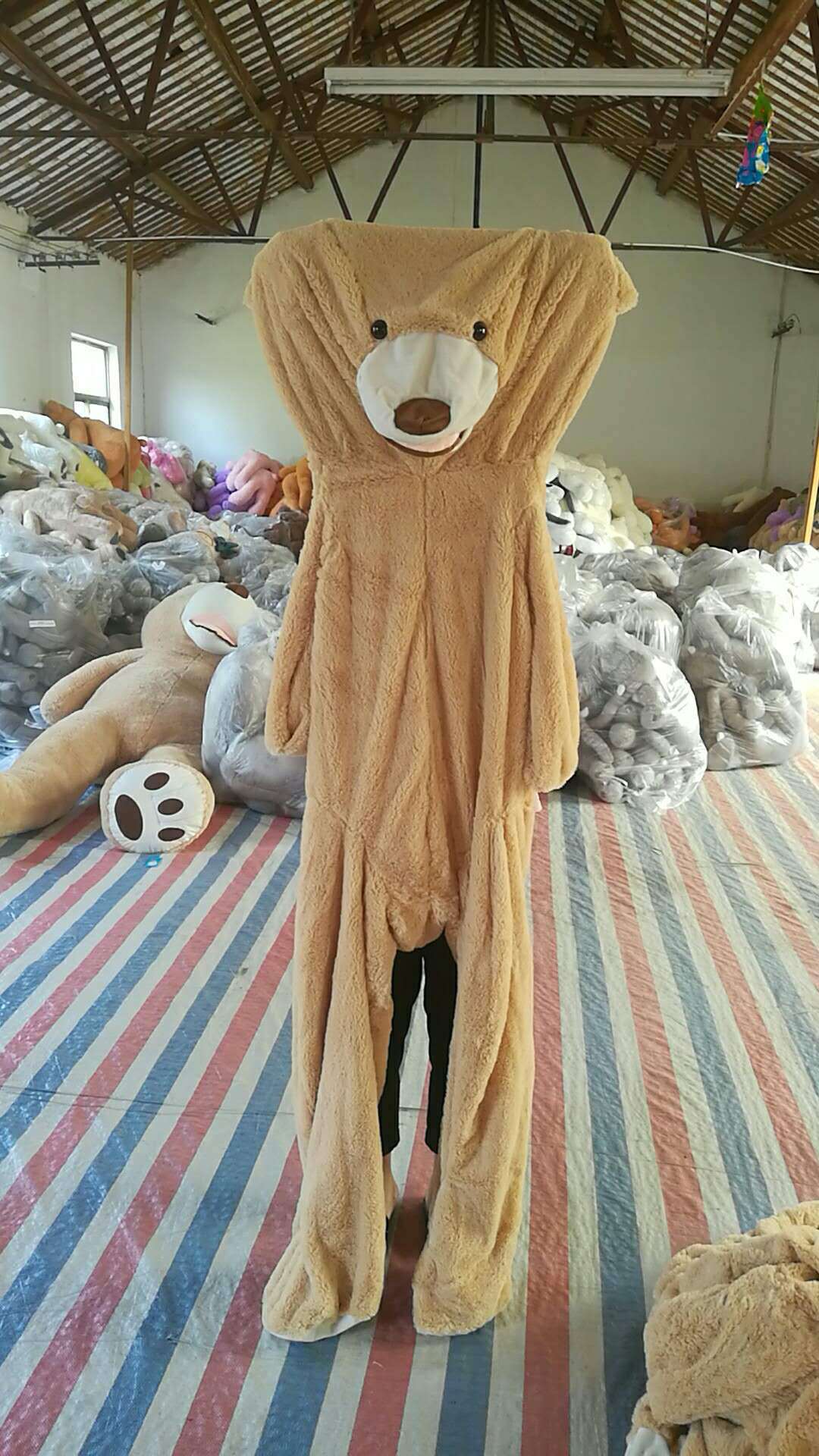 Extra-Large Plush Bear HugHero – Your Perfect Companion