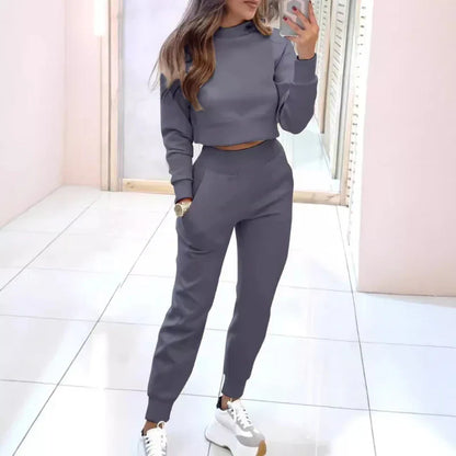 Comfortable Women's Two-Piece Tracksuit with Cropped Sweater Design