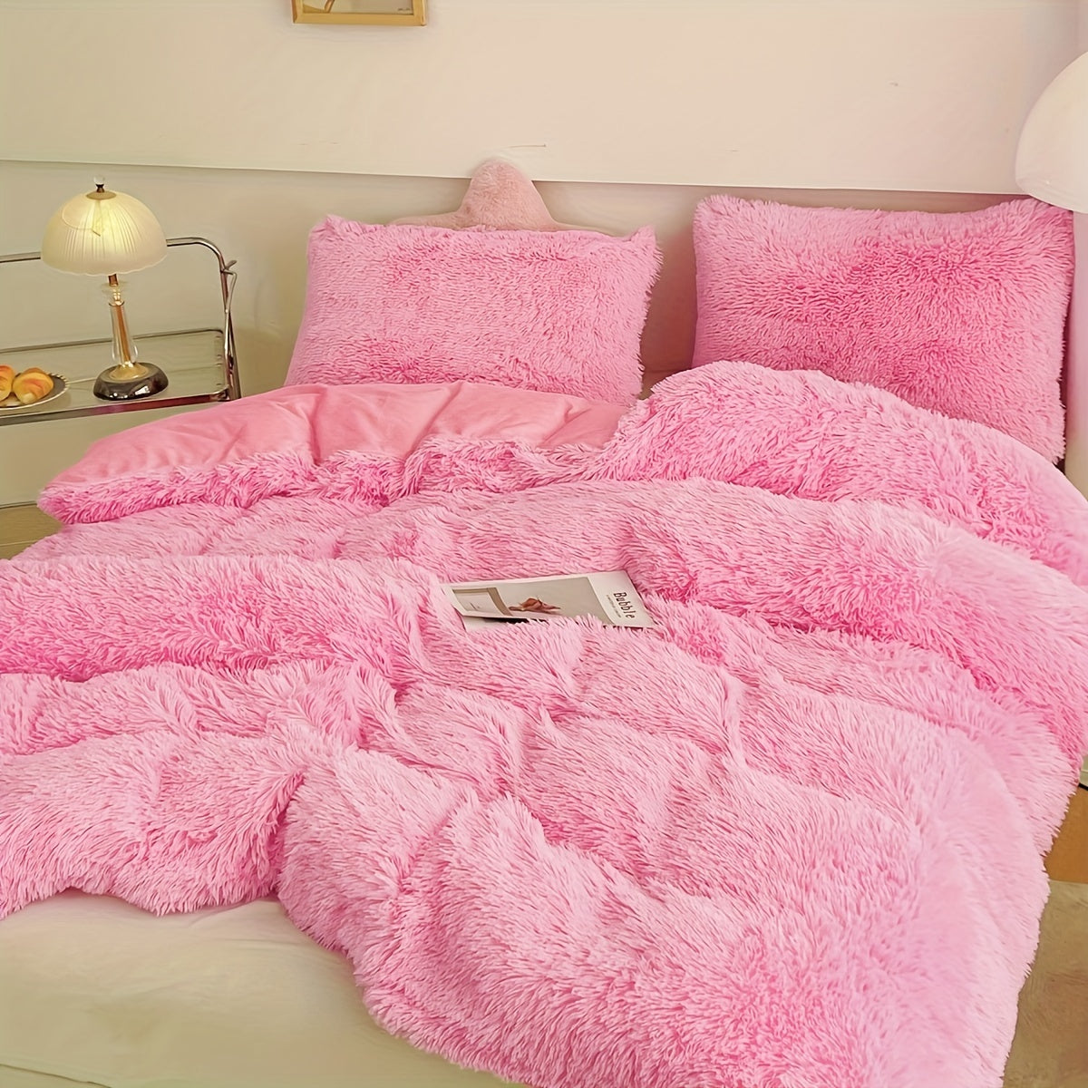 Luxurious Three-Piece Velvet Bedding Set with Soft Velvety Texture