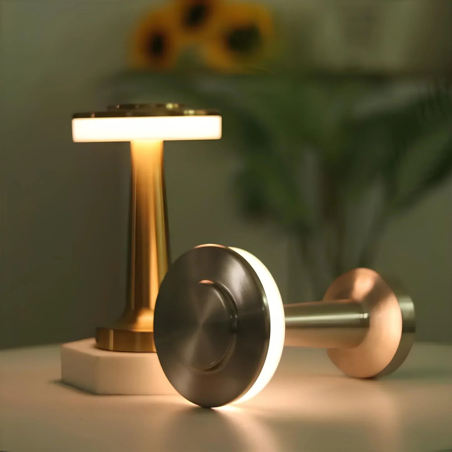 Vintage-Inspired Wireless Table Lamp - LumiBar