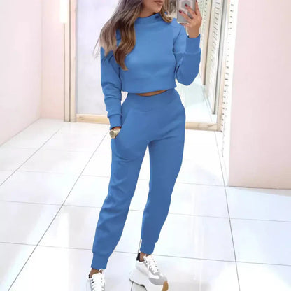 Comfortable Women's Two-Piece Tracksuit with Cropped Sweater Design