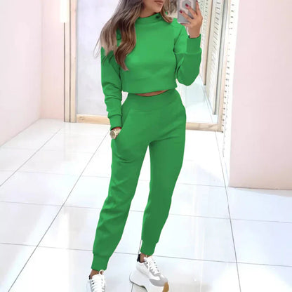 Comfortable Women's Two-Piece Tracksuit with Cropped Sweater Design