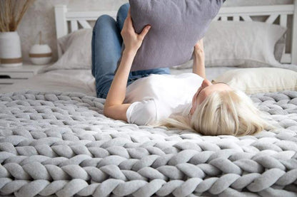 Soft and Elegant Woven Blanket for Sofa Accents