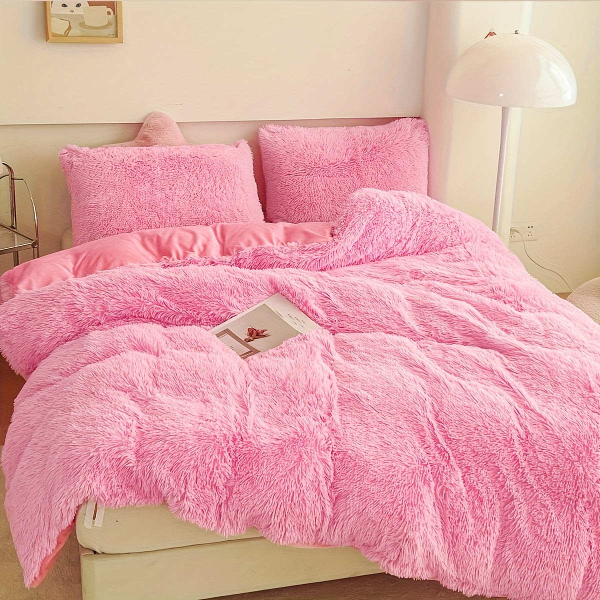 Luxurious Three-Piece Velvet Bedding Set with Soft Velvety Texture