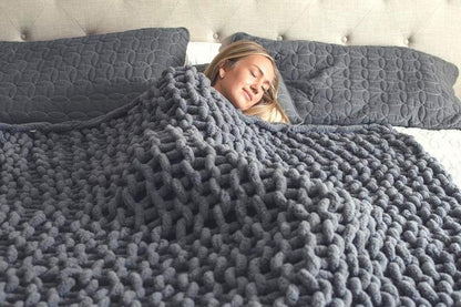 Soft and Elegant Woven Blanket for Sofa Accents