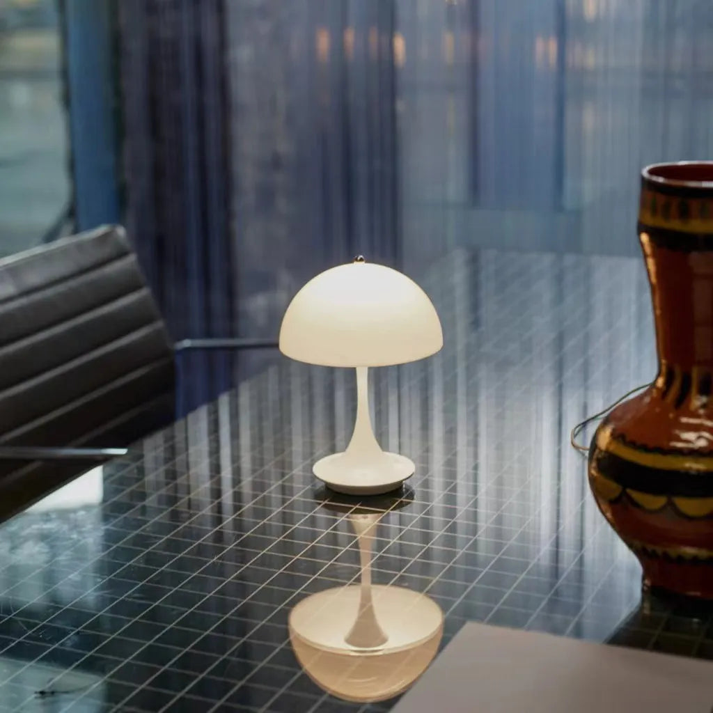 EclatéAura - Captivating Rechargeable Table Lamp