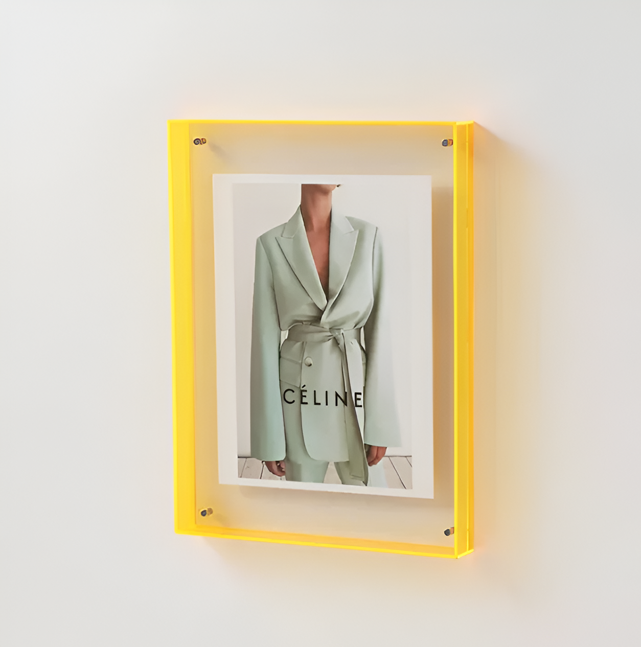 Seravina - Sleek Minimalist Acrylic Picture Frame