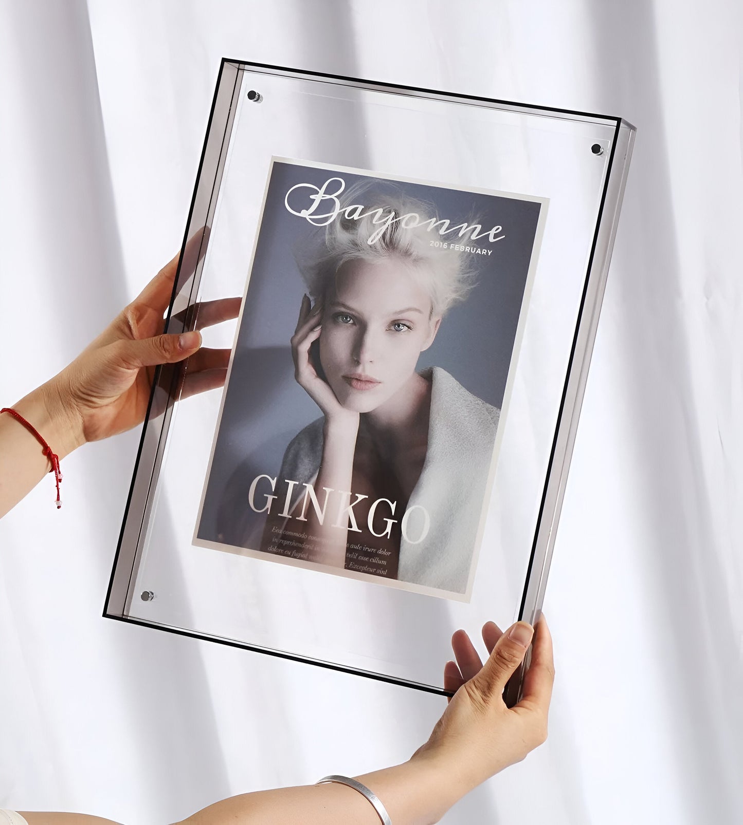 Seravina - Sleek Minimalist Acrylic Picture Frame