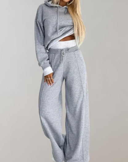 FAYE | Stylish Hoodie and Trouser Ensemble for a Contemporary Look