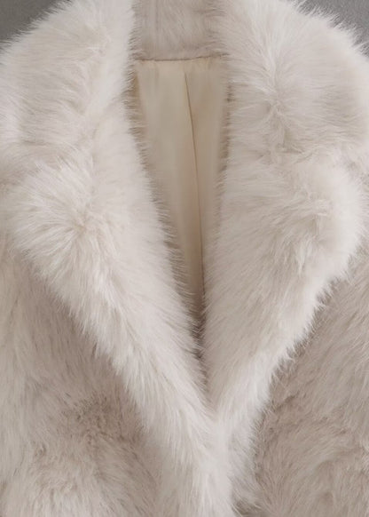 Stylish Women's Faux Fur Winter Coat - Elegantly Warm and Fashionable