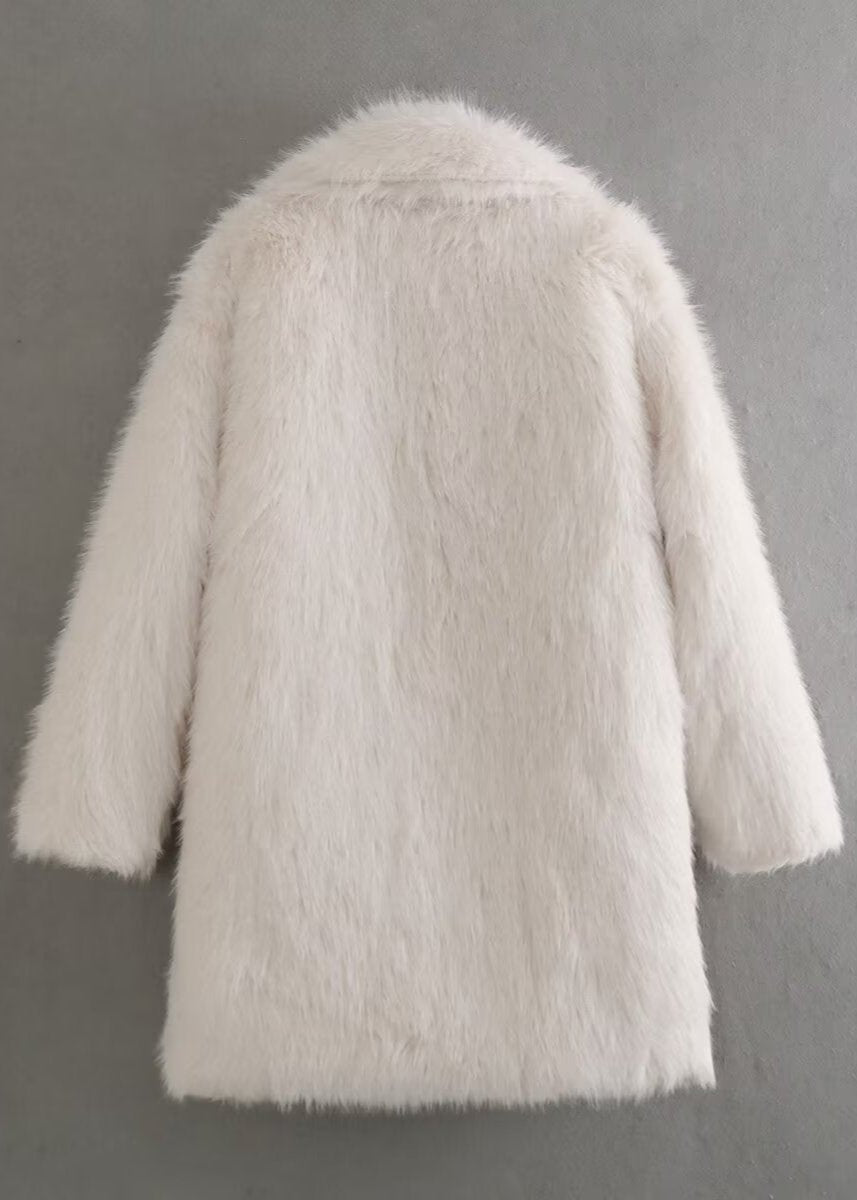 Stylish Women's Faux Fur Winter Coat - Elegantly Warm and Fashionable