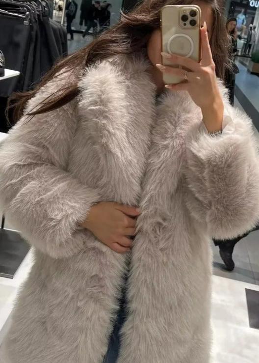 Stylish Women's Faux Fur Winter Coat - Elegantly Warm and Fashionable