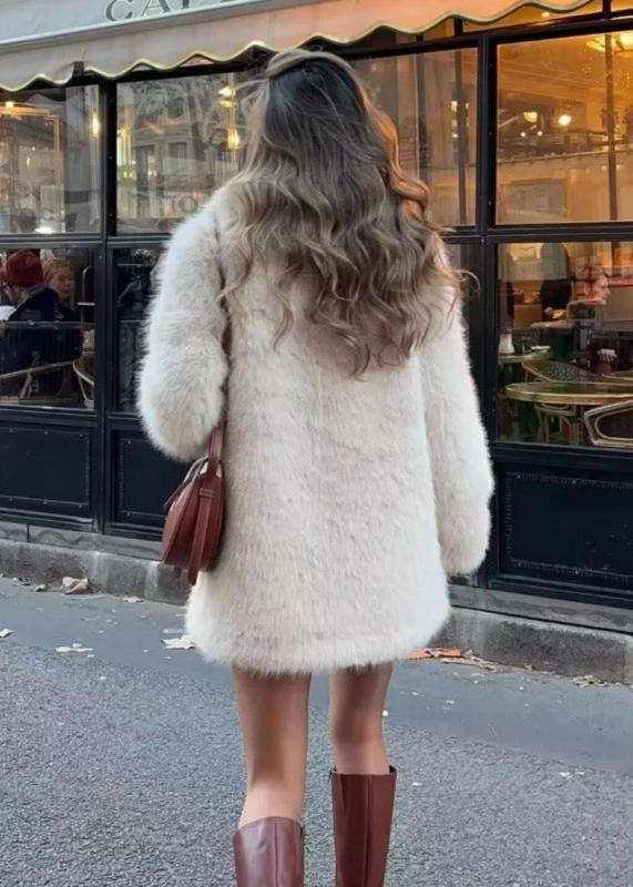 Stylish Women's Faux Fur Winter Coat - Elegantly Warm and Fashionable