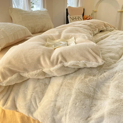 Cozy Faux Fur Duvet with Comforting Pattern for Your Bedroom