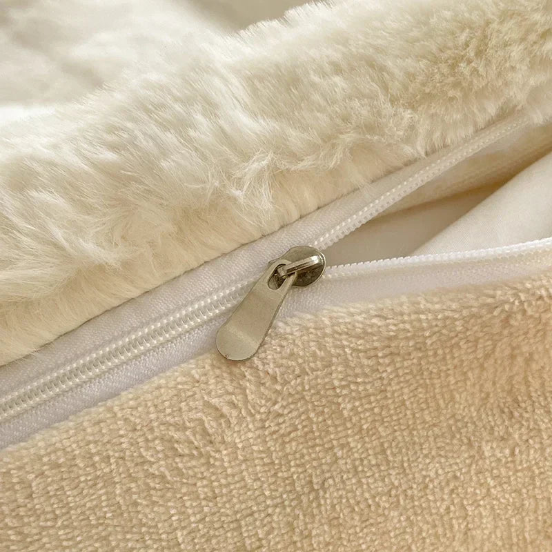 Cozy Faux Fur Duvet with Comforting Pattern for Your Bedroom