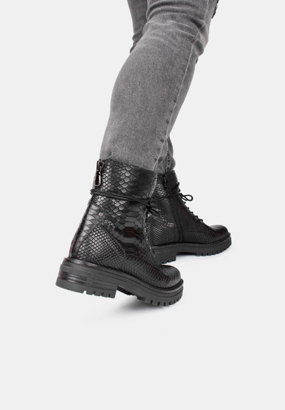 Chic Women's Snake Print Lace-Up Ankle Boots – Comfortable and Versatile Style