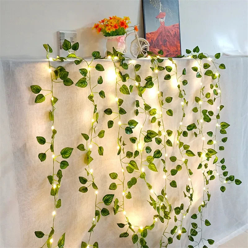 Energy-Efficient Green Leaf-Shaped Christmas LED Lights – Battery-Powered, High Quality, Ideal for Holiday Decor