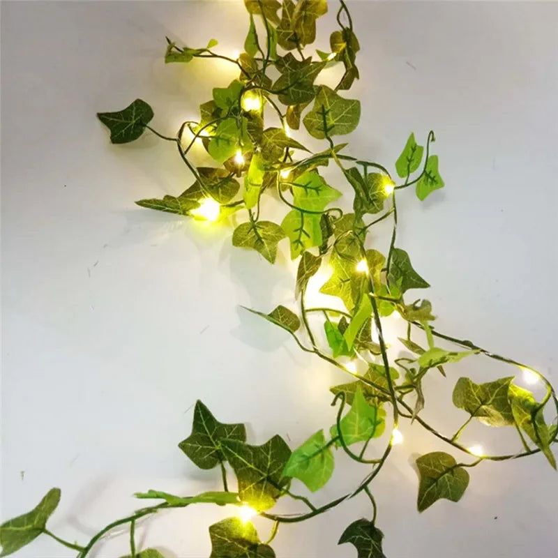 Energy-Efficient Green Leaf-Shaped Christmas LED Lights – Battery-Powered, High Quality, Ideal for Holiday Decor