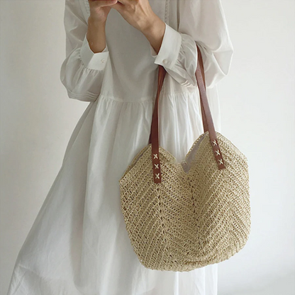 Chic Women's Shoulder Bag - BreezeWoven