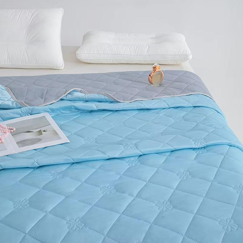 Lightweight Summer Duvet for Air-Conditioned Spaces - Soft and Comfortable