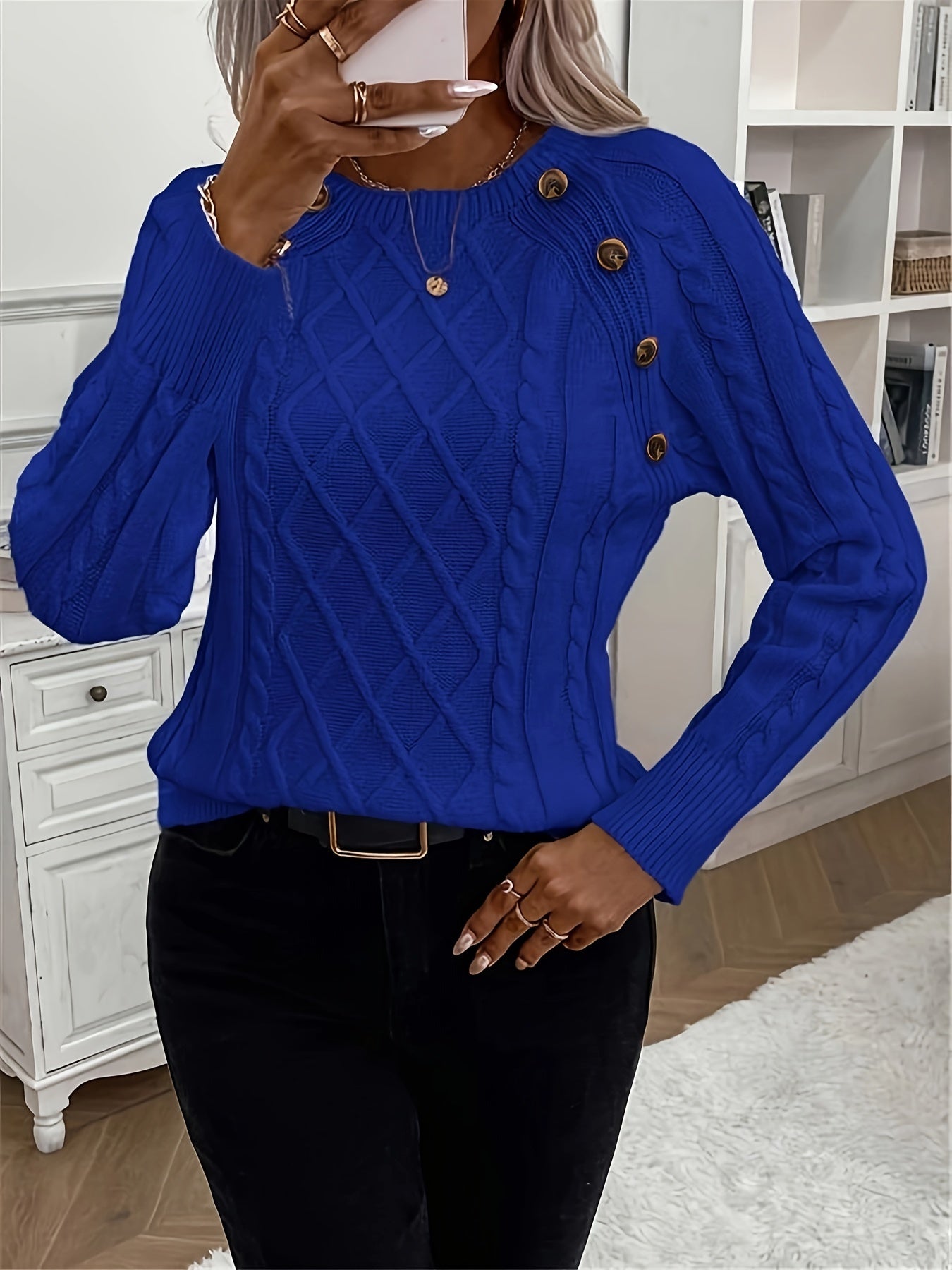 Evy | Timeless Cable Knit Sweater with Classic Round Neck