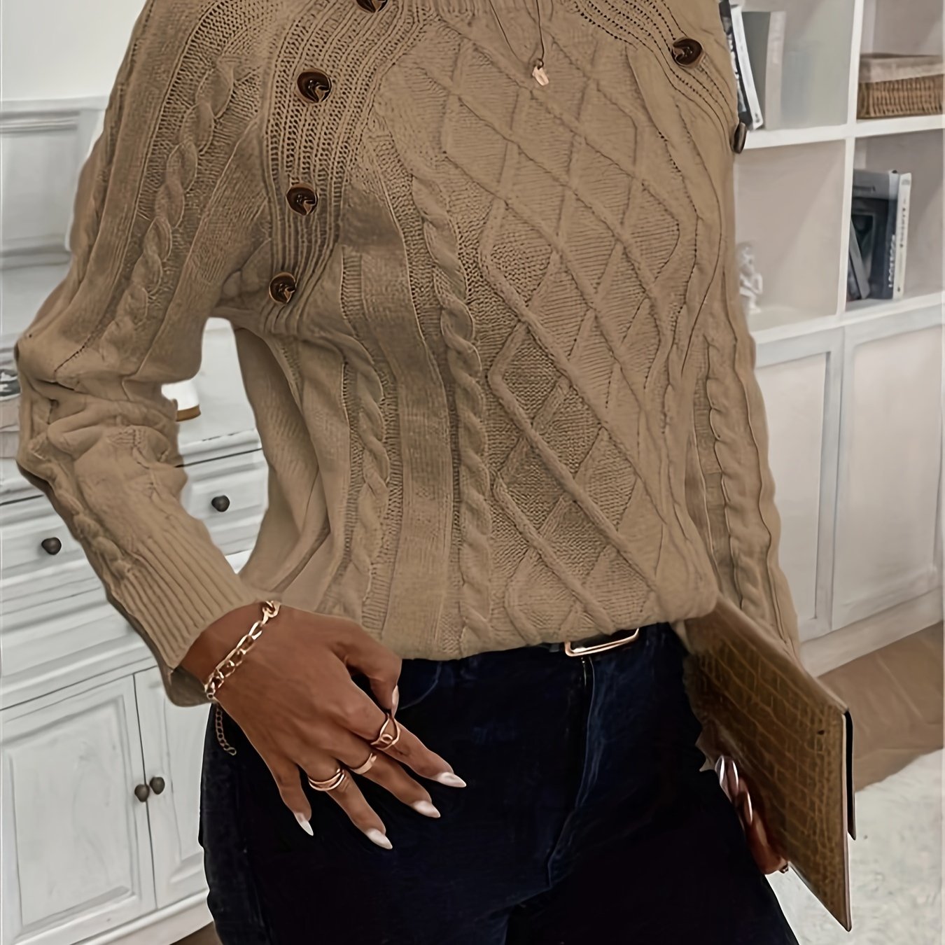 Evy | Timeless Cable Knit Sweater with Classic Round Neck