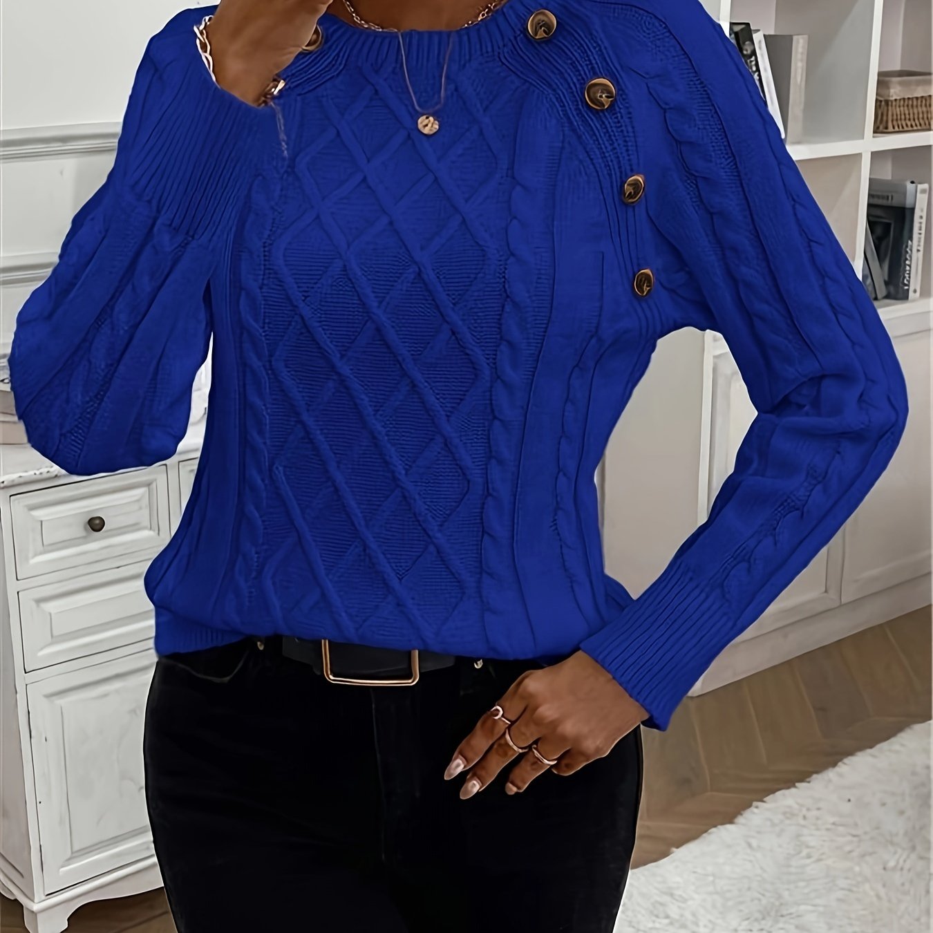 Evy | Timeless Cable Knit Sweater with Classic Round Neck