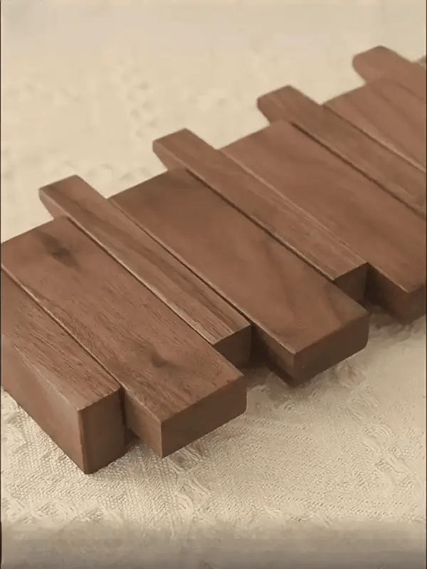 Stylish Piano-Inspired Coat Rack - Merging Elegance with Practicality