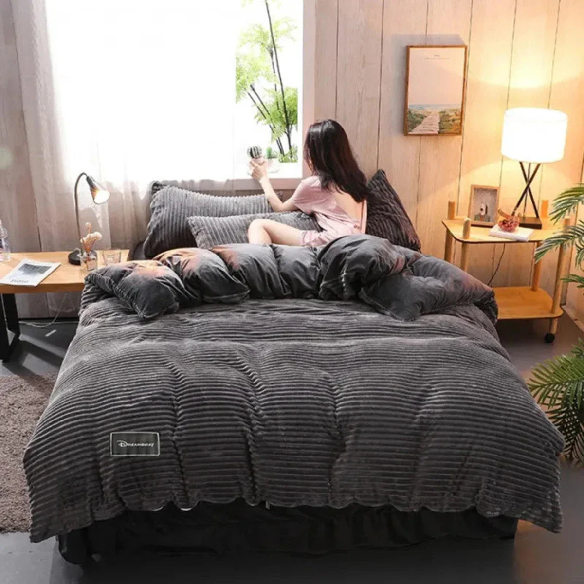 Cozy Two-Layer Thermal Duvet with Fluffy Sleep Design
