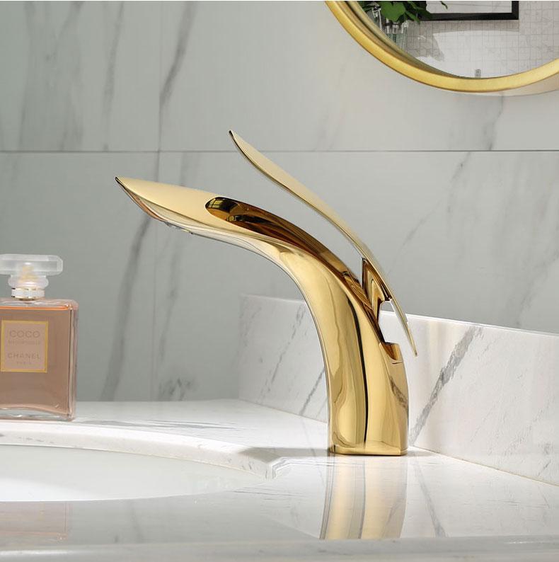 Curvex | Elegant Curved Bathroom Faucet - Contemporary Style, Long-lasting Finish