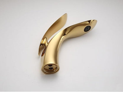 Curvex | Elegant Curved Bathroom Faucet - Contemporary Style, Long-lasting Finish