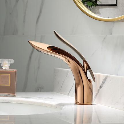 Curvex | Elegant Curved Bathroom Faucet - Contemporary Style, Long-lasting Finish