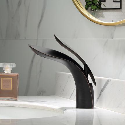 Curvex | Elegant Curved Bathroom Faucet - Contemporary Style, Long-lasting Finish
