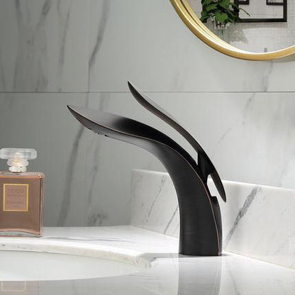Curvex | Elegant Curved Bathroom Faucet - Contemporary Style, Long-lasting Finish