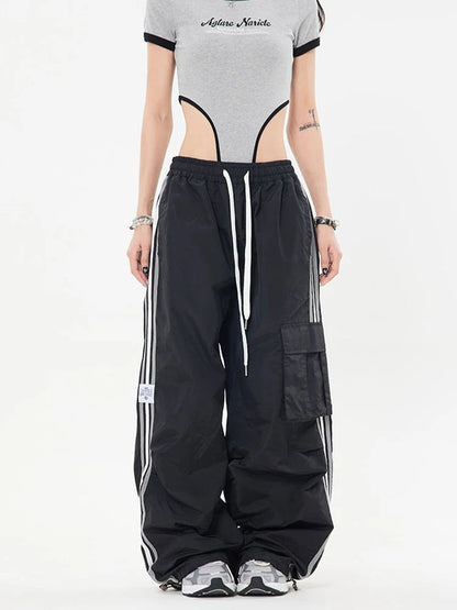 Chic Cargo Pants with Adjustable Drawstring and Ample Pocket Space