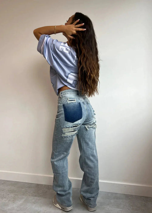Livia - Retro-Inspired Distressed Denim
