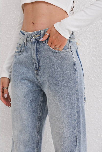 Livia - Retro-Inspired Distressed Denim