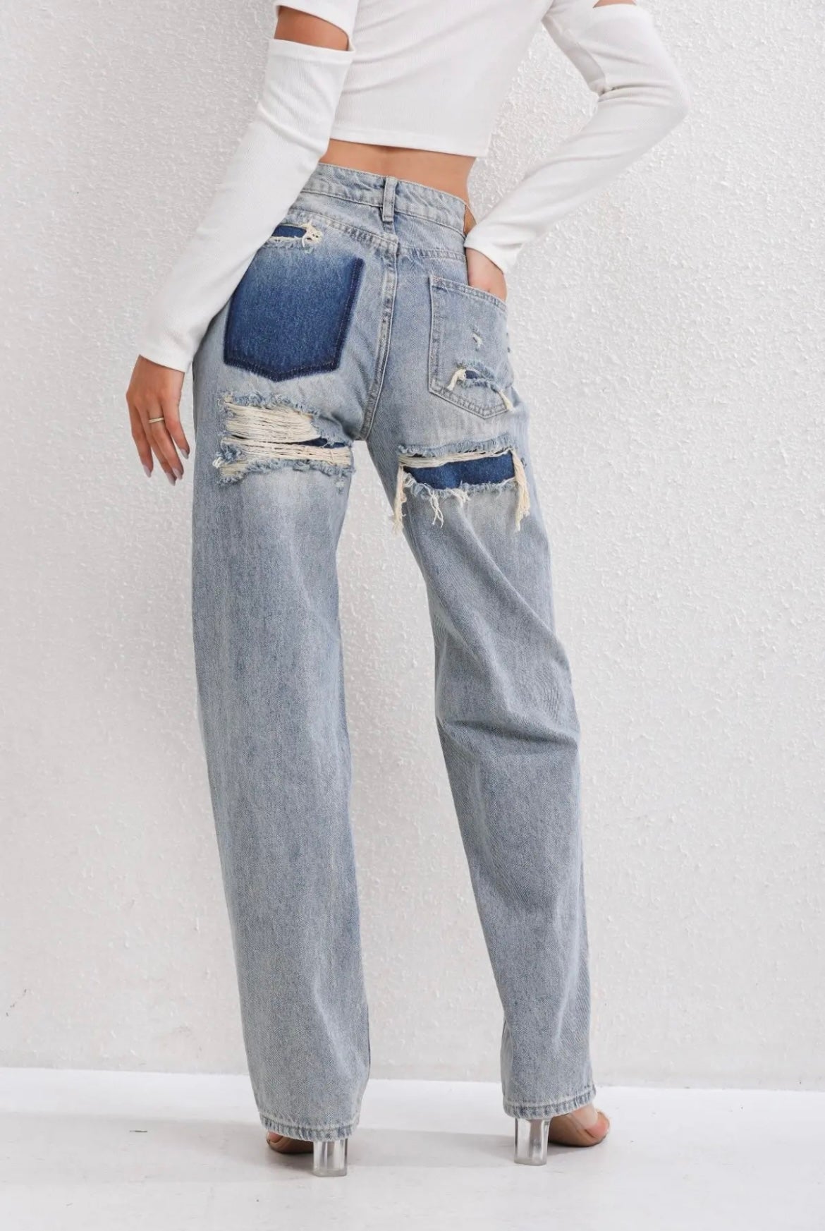 Livia - Retro-Inspired Distressed Denim
